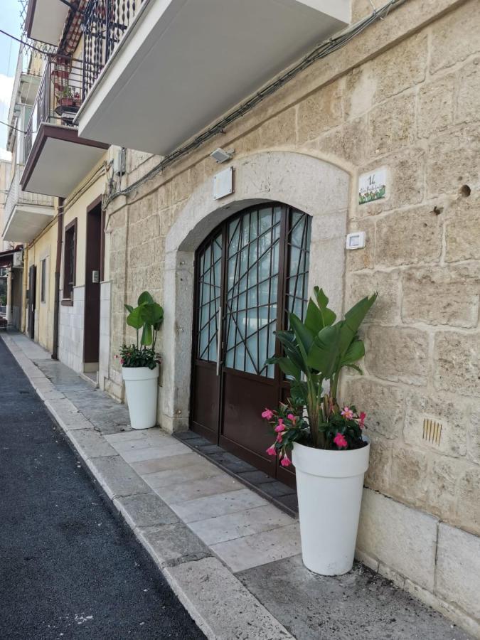 Bed and Breakfast Giusvinci à Trani Extérieur photo